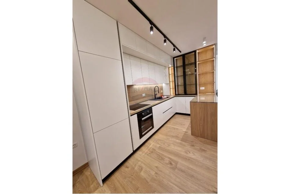 jepet me qera , 98 m² 1.000 € (Apartament 2+1+2 me qira, Kopshti Zoologjik)