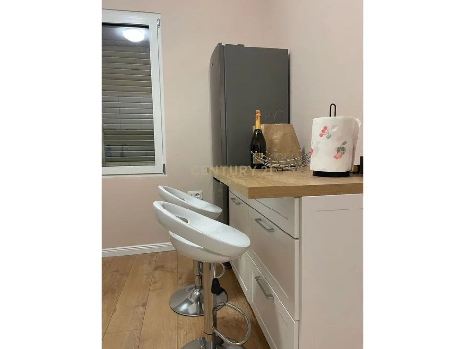 Tirane, jepet me qera apartament 1+1 Kati 2, 65 m² 700 € (BULEVARDI ZOGU I PARE)