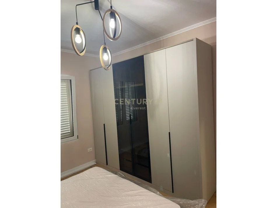 Tirane, jepet me qera apartament 1+1 Kati 2, 65 m² 700 € (BULEVARDI ZOGU I PARE)