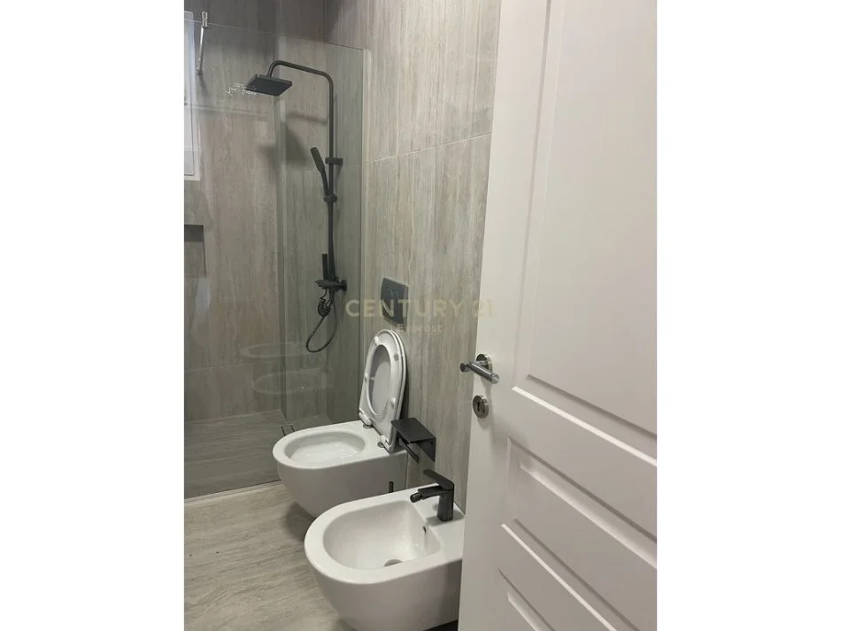 Tirane, jepet me qera apartament 1+1 Kati 2, 65 m² 700 € (BULEVARDI ZOGU I PARE)