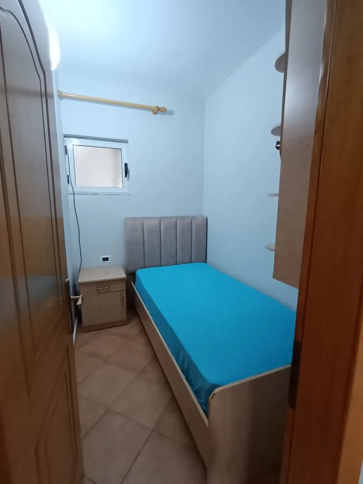 Tirane, jepet me qera apartament 2+1 Kati 2, 450 € 