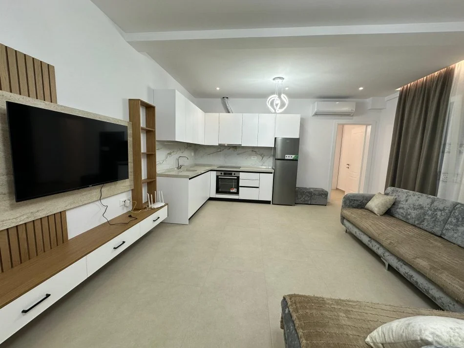 Tirane, jepet me qera apartament 1+1 Kati 1, 400 € 