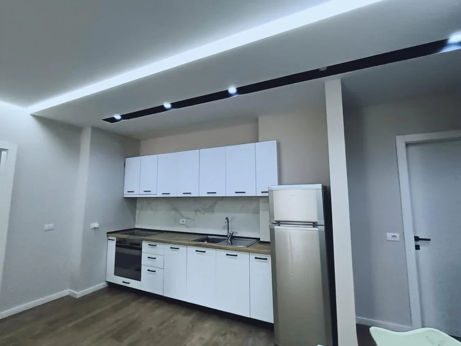 Tirane, jepet me qera apartament 1+1 Kati 2,