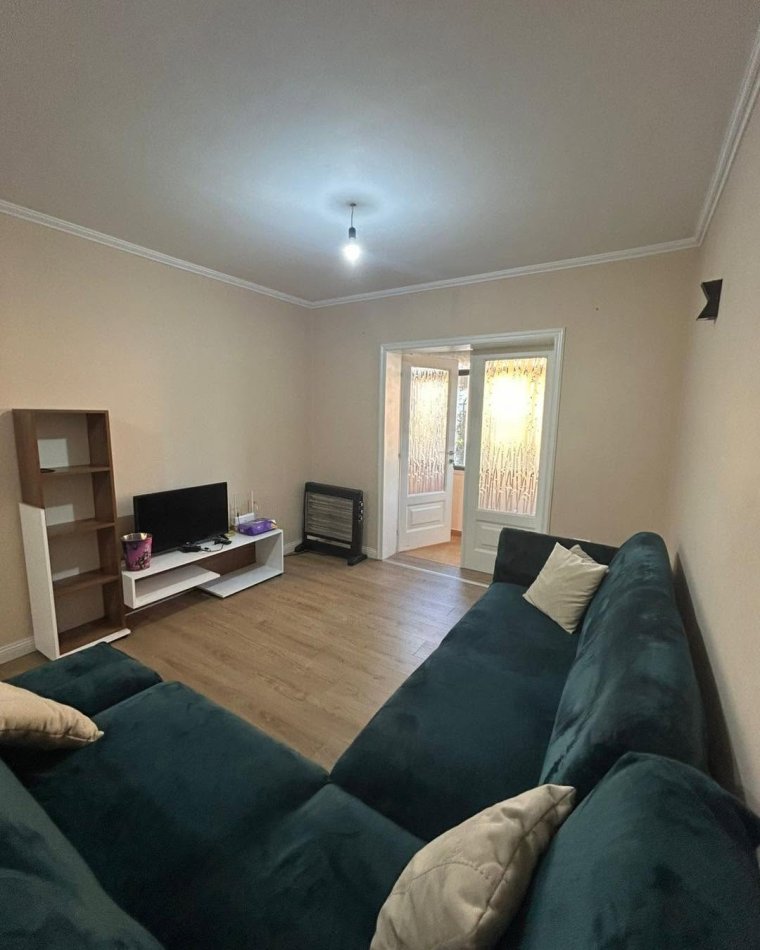 Tirane, jepet me qera apartament 2+1 Kati 5, 550 €