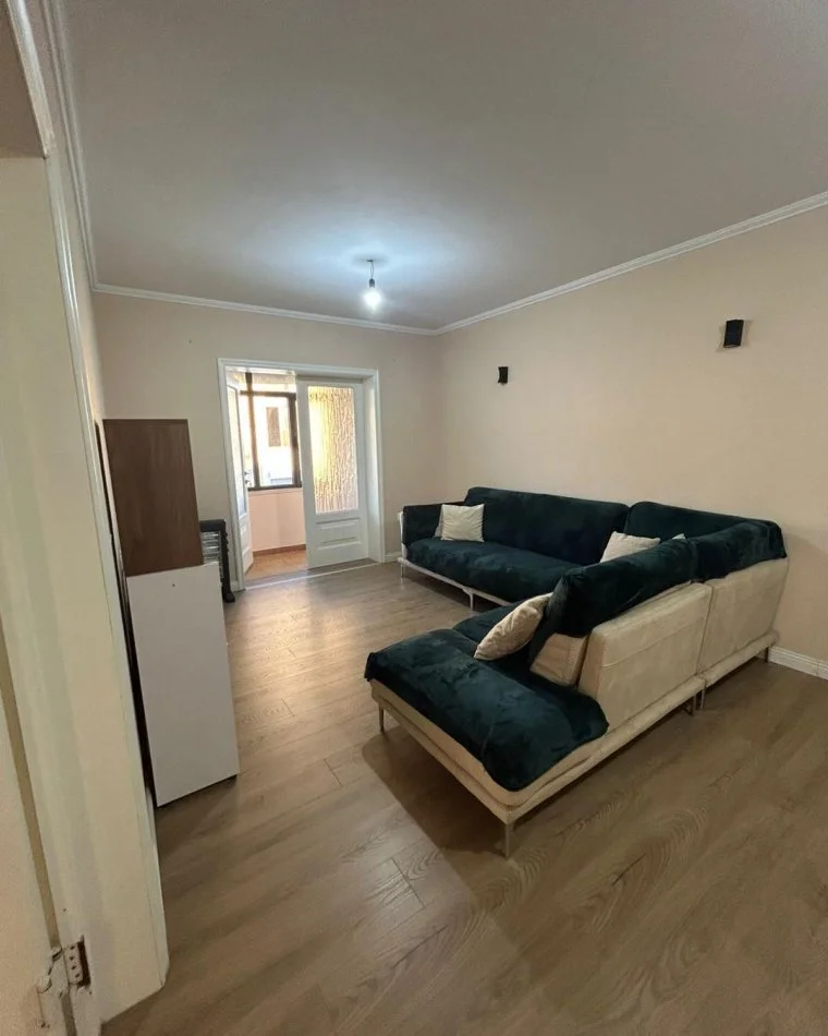Tirane, jepet me qera apartament 2+1 Kati 5, 550 €