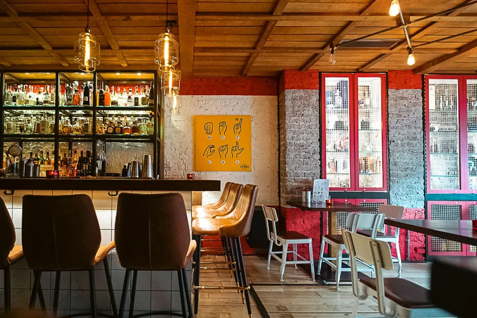 Tirane, jepet me qera lokal Kati 0, 200 m² 730 € (xhamllik)