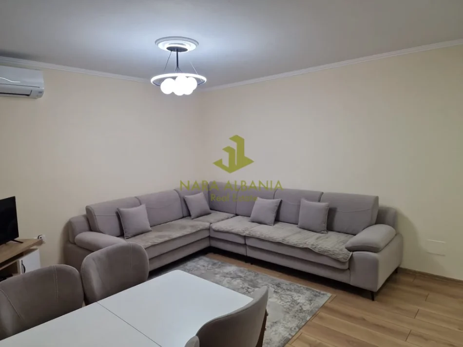 Tirane, shitet 1+1+Ballkon Kati 3, 60 m² 155.000 €