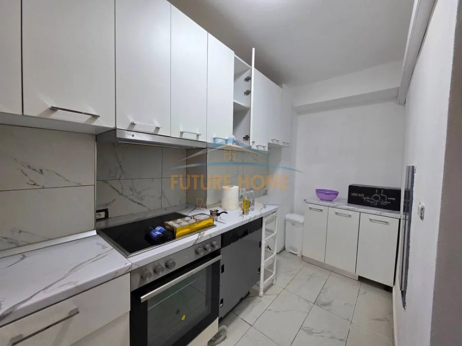 Tirane, jepet me qera apartament 2+1 Kati 1, 91 m² 1.000 € (9-KATESHET , QENDER)
