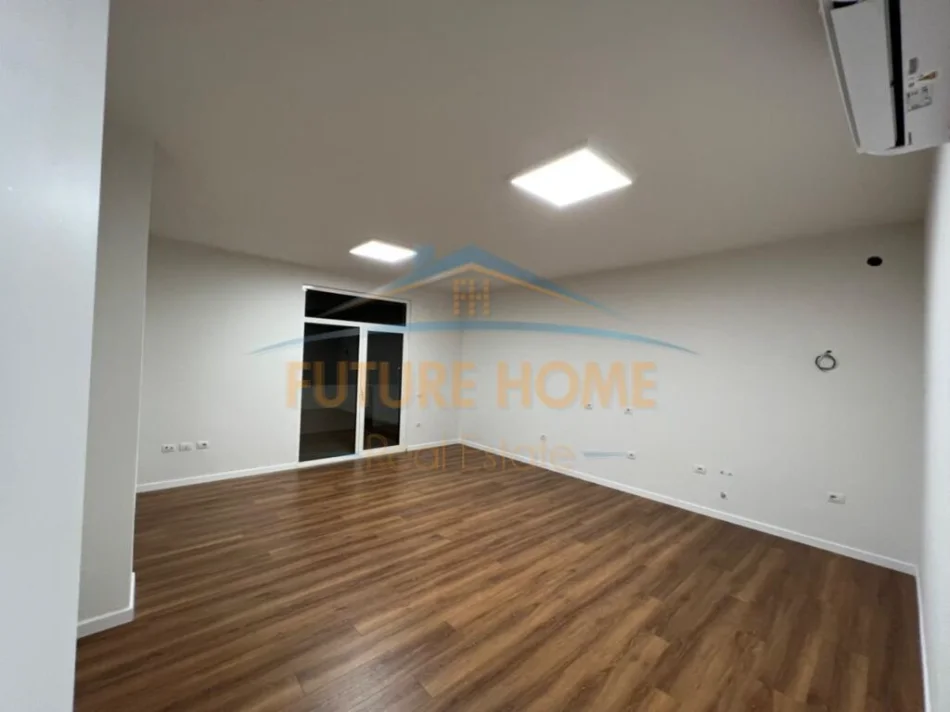 Tirane, jepet me qera ambjent biznesi Kati 6, 122 m² 1.500 € (QENDER)