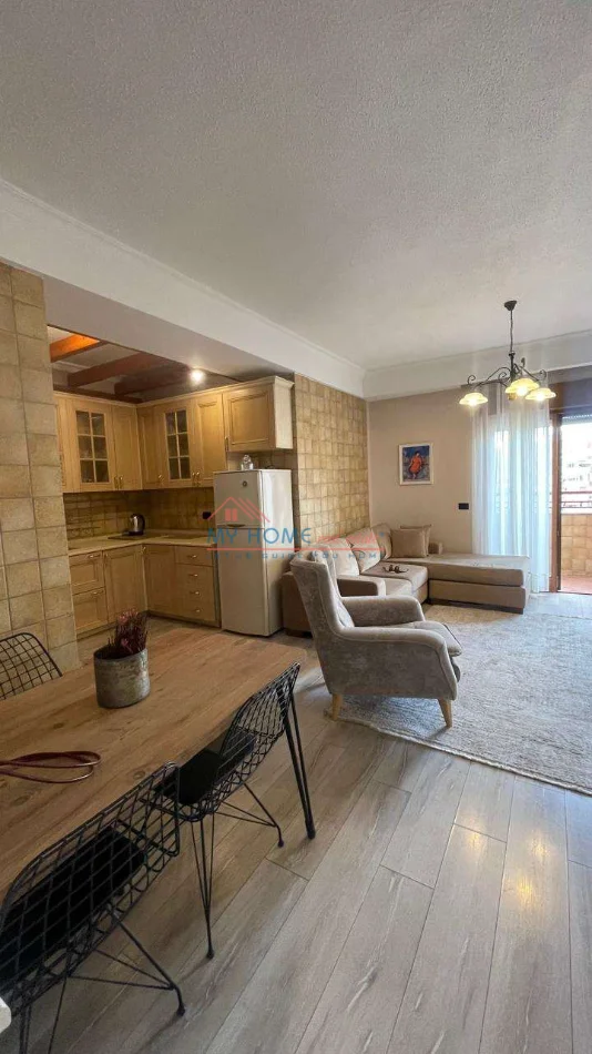 Tirane, jepet me qera apartament 1+1+Ballkon Kati 7, 112 m² 1.500 € (9 Kateshet)