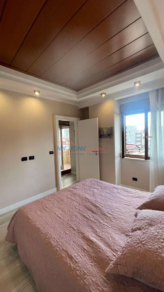 Tirane, jepet me qera apartament 1+1+Ballkon Kati 7, 112 m² 1.500 € (9 Kateshet)