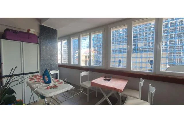 Tirane, jepet me qera apartament 1+1 Kati 6, 85 m² 400 Euro (Rruga Urani Pano)