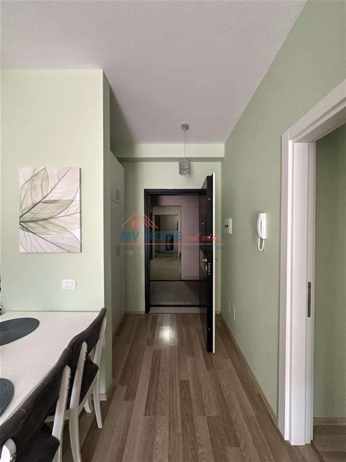 Tirane, jepet me qera apartament 1+1+Ballkon Kati 3, 66 m² 700 € (Qender)