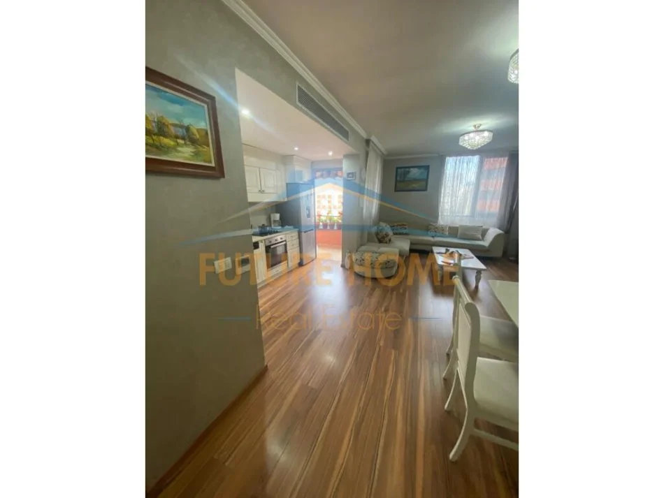 Tirane, jepet me qera apartament 2+1 Kati 5, 118 m² 1.000 € (Tirane, Qender)