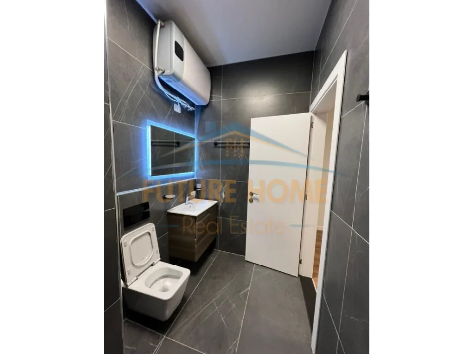 Tirane, jepet me qera ambjent biznesi Kati 6, 122 m² 1.500 € (QENDER)