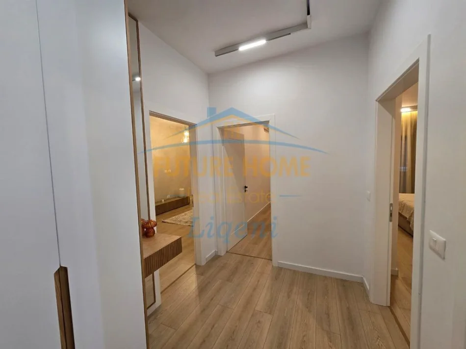 Tirane, jepet me qera apartament 2+1 Kati 3, 82 m² 1.500 € (QENDER)
