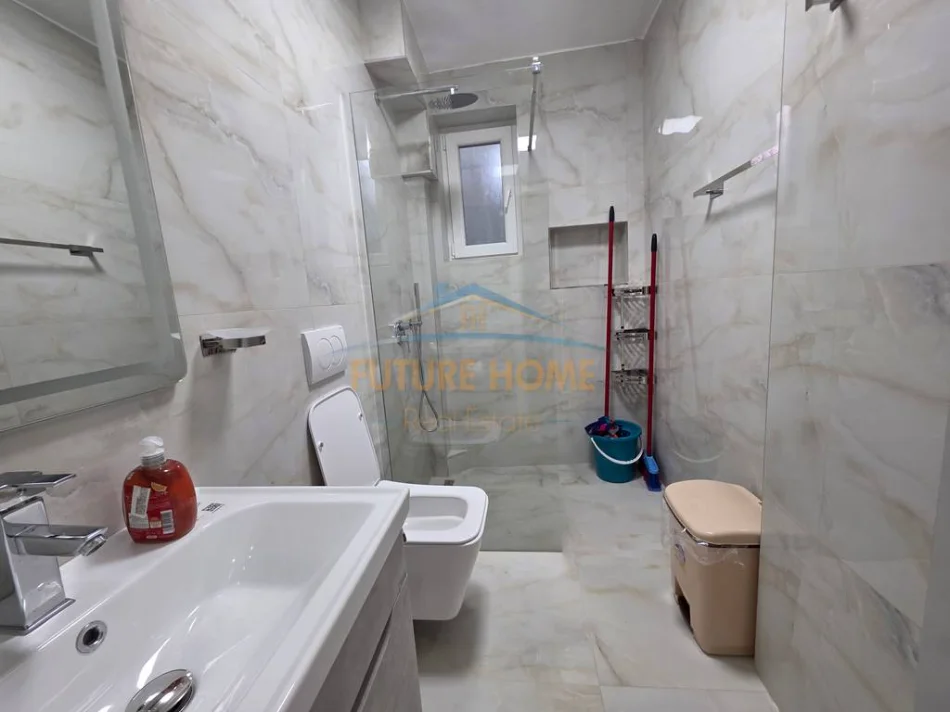 Tirane, jepet me qera apartament 2+1 Kati 1, 91 m² 1.000 € (9-KATESHET , QENDER)