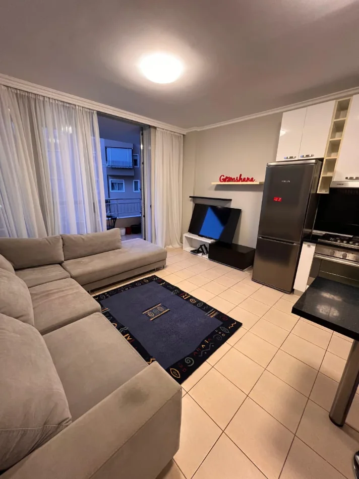 Super Apartament 1+1 + Ballkon + P.Parkimi ||  (📍Liqeni Artificial - Afër Kopshtit Zologjik) K2, Pllt I Ri Me Ashensor, me Oborr | 65.000 Leke/Muaj