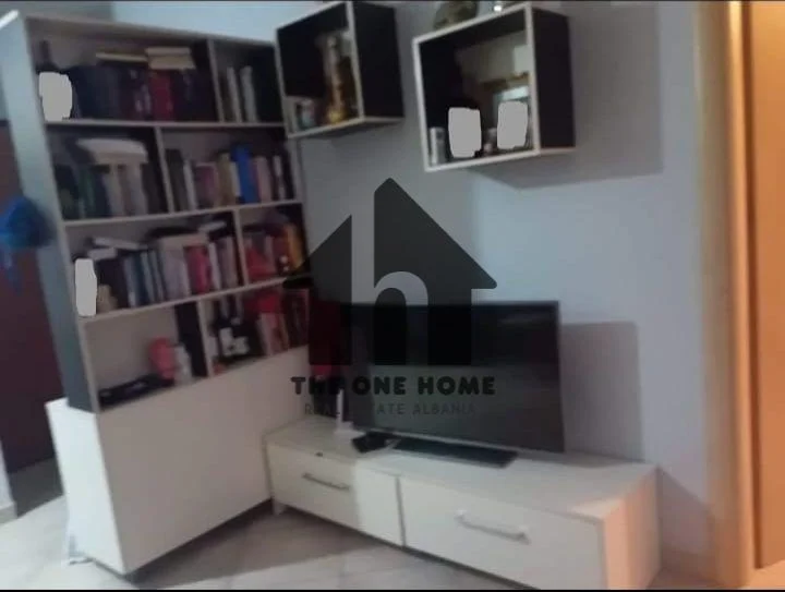 Tirane, jepet me qera apartament 1+1+Ballkon Kati 3, 70 m² 400 € (Yzberisht)