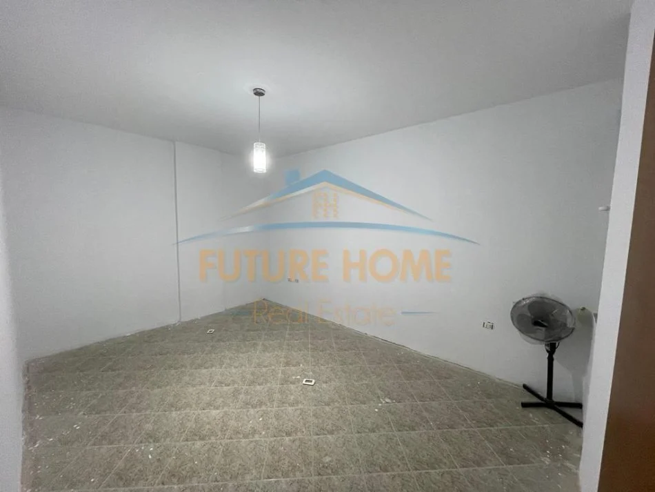 Tirane, jepet me qera 2+1+Ballkon Kati 1, 113 m² 800 € (Pran Kika 1)