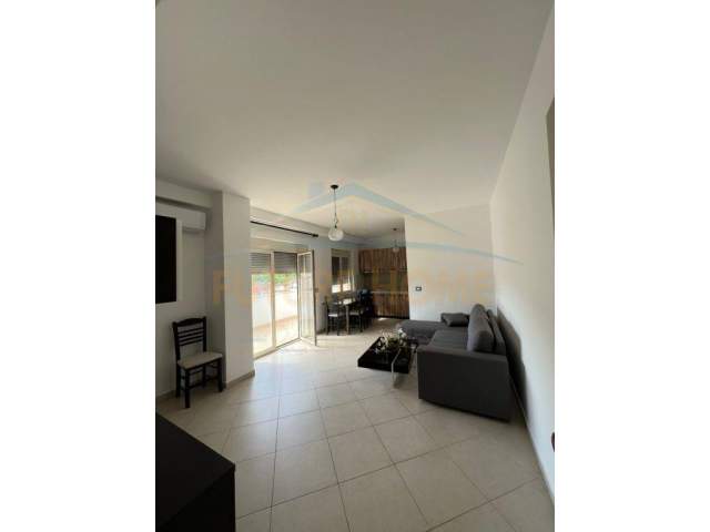 Durres, jepet me qera apartament 2+1 Kati 5, 120 m² 350 Euro (Shkolla"Eftali Koci", Durres)