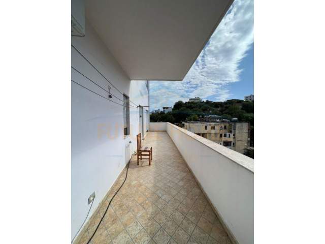 Durres, jepet me qera apartament 2+1 Kati 5, 120 m² 350 Euro (Shkolla"Eftali Koci", Durres)