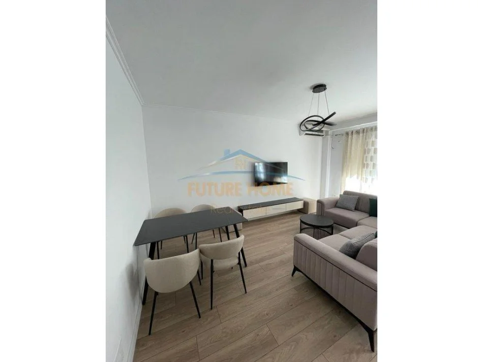 Tirane, jepet me qera apartament 2+1+Ballkon , 87 m² 800 € (Kodra e diellit)