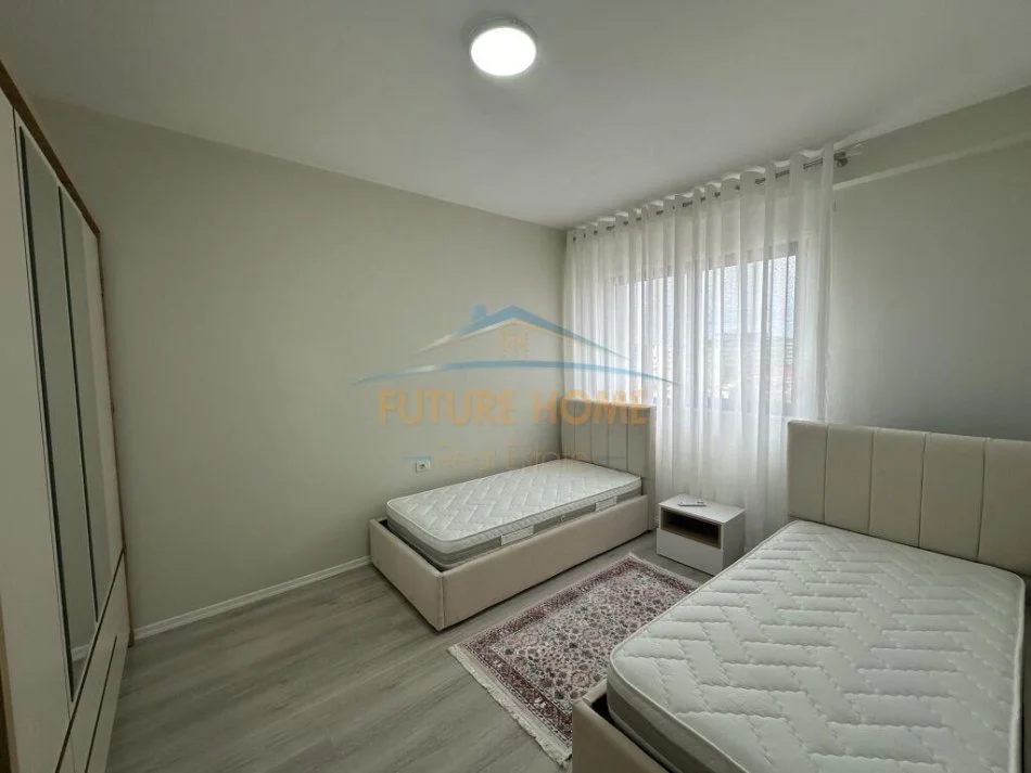 Tirane, jepet me qera apartament 2+1 Kati 7, 150 m² 950 € (Rruga e Durresit)