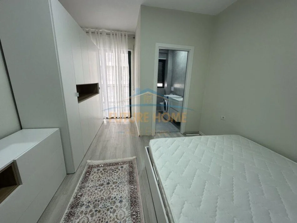 Tirane, jepet me qera apartament 2+1 Kati 7, 150 m² 950 € (Rruga e Durresit)