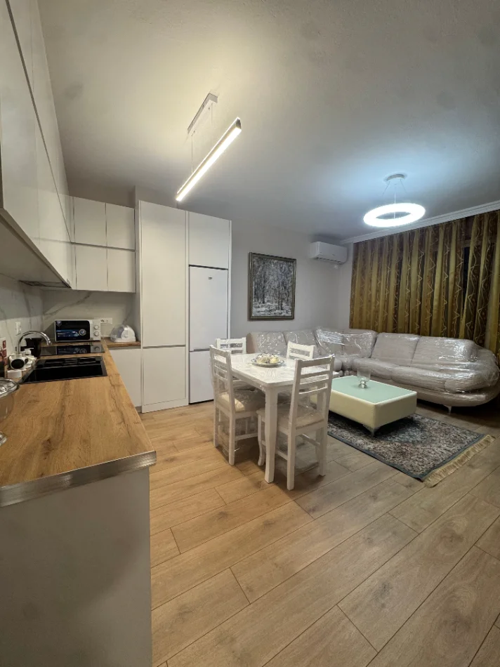 Tirane, jepet me qera apartament 2+1 Kati 2, 90 m² 900 € 