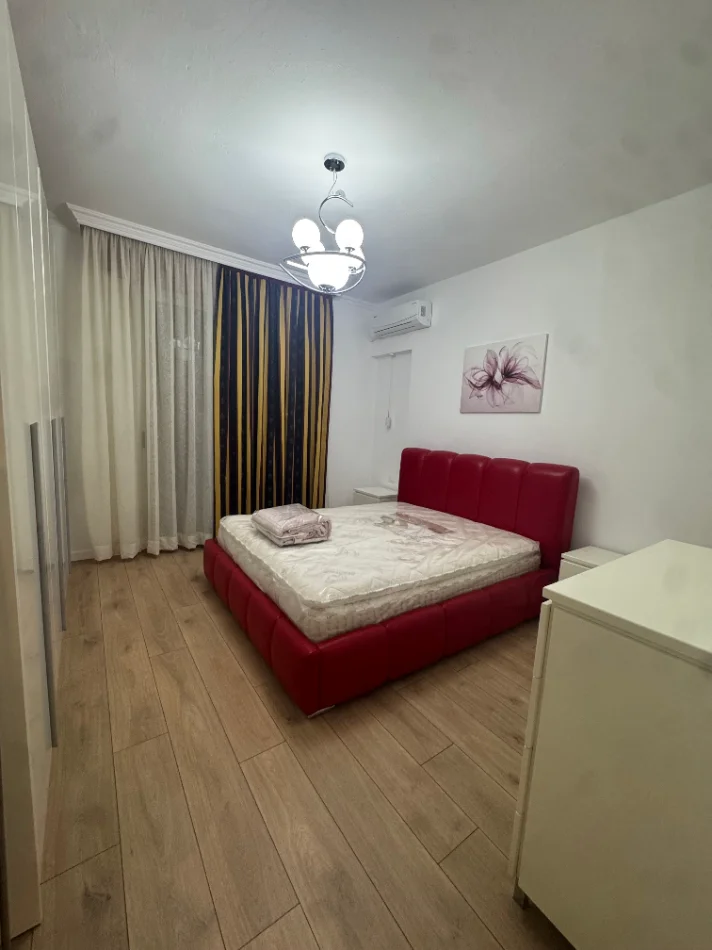 Tirane, jepet me qera apartament 2+1 Kati 2, 90 m² 900 € 