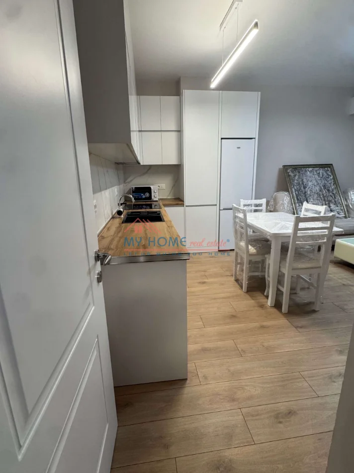 Tirane, jepet me qera apartament 2+1+Ballkon Kati 2, 85 m² 900 € (Rruga Islam Alla)
