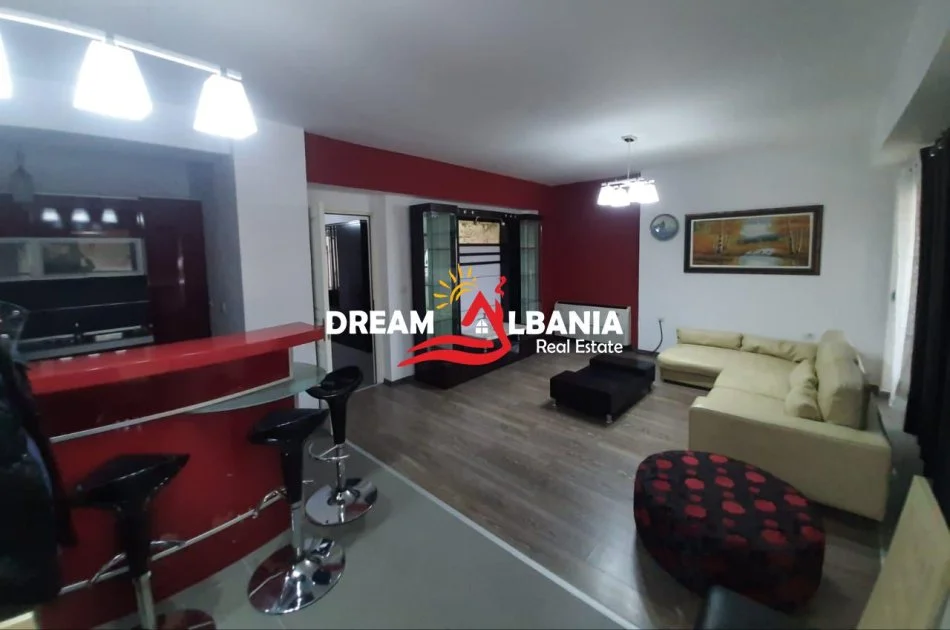 Tirane, jepet me qera apartament 3+1 , 177 m² 750 € (Selvia, tek kompleksi Halili)