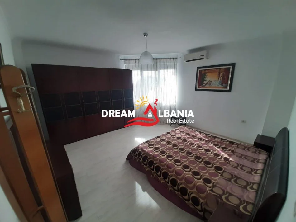 Tirane, jepet me qera apartament 3+1 , 177 m² 750 € (Selvia, tek kompleksi Halili)