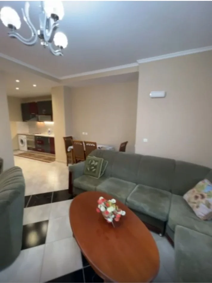 Tirane, jepet me qera apartament 1+1 Kati 0, 350 € (Yzberisht)