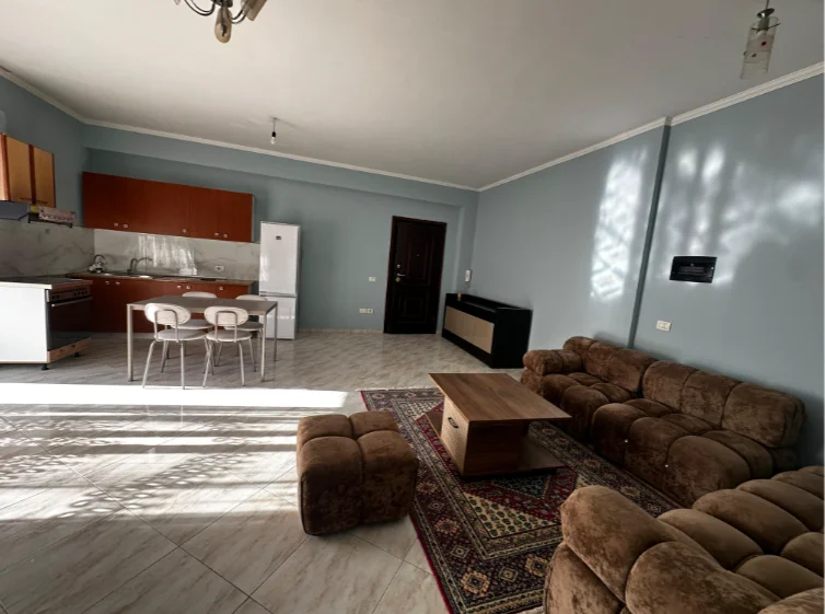 Tirane, jepet me qera Vile 1+1 Kati 2, 85 m² 340 € (kodra e priftit)