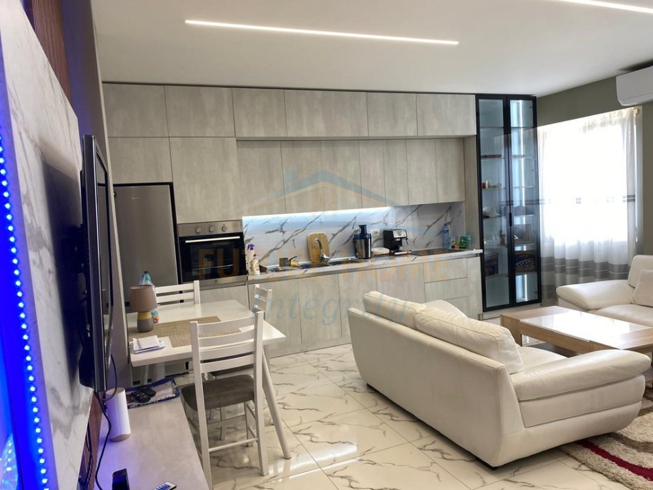 Tirane, jepet me qera apartament Kati 2, 60 m² 400 € 