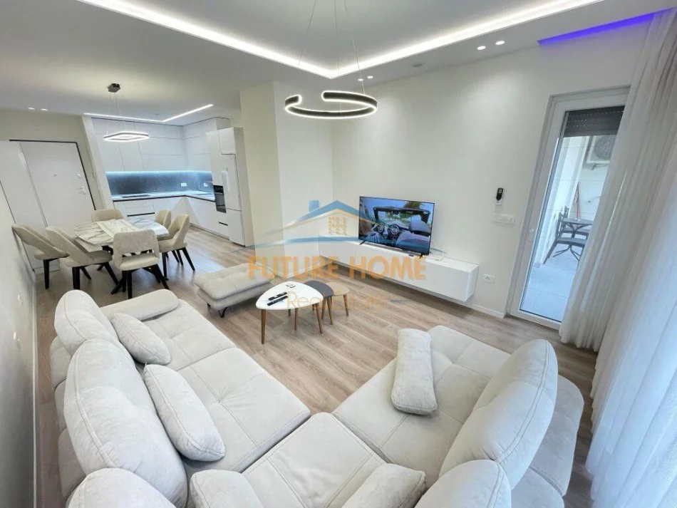 Tirane, jepet me qera apartament 3+1 Kati 1, 111 m² 1.000 € (Liqeni i thate)