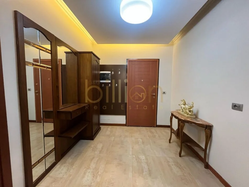 Tirane, jepet me qera apartament 3+1+Aneks+Ballkon Kati 4, 135 m² 850 € (Rruga e Durrsit)