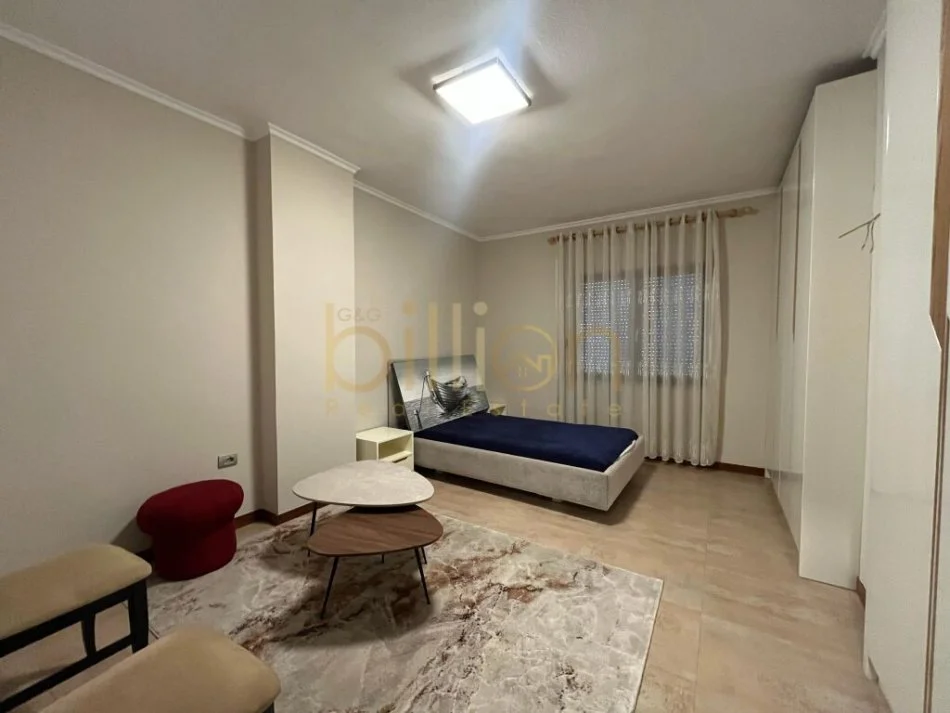 Tirane, jepet me qera apartament 3+1+Aneks+Ballkon Kati 4, 135 m² 850 € (Rruga e Durrsit)