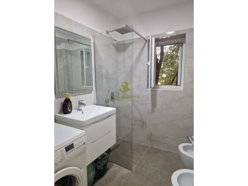 Tirane, shitet 1+1+Ballkon Kati 3, 60 m² 155.000 €