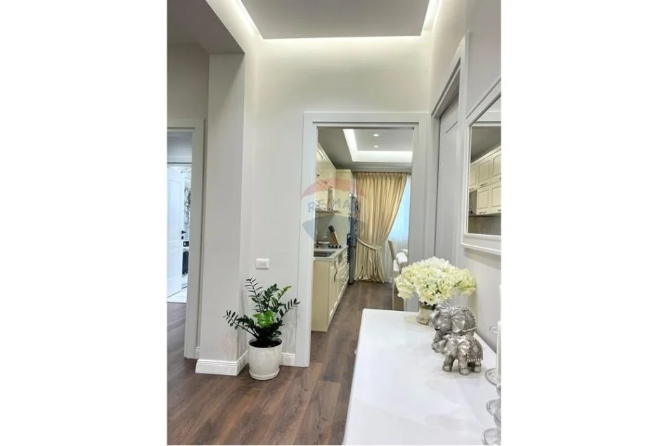 Tirane, jepet me qera apartament 2+1 Kati 2, 100 m² 1.000 € (RRUGA E DURRESIT)