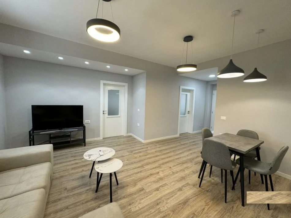 Tirane, jepet me qera apartament 2+1 Kati 2, 75 m² 750 € (Bulevardi Zogu i Pare)