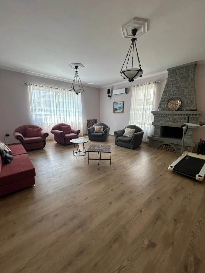 Tirane, jepet me qera Vile 2 Katshe Kati 2, 1.200 € 