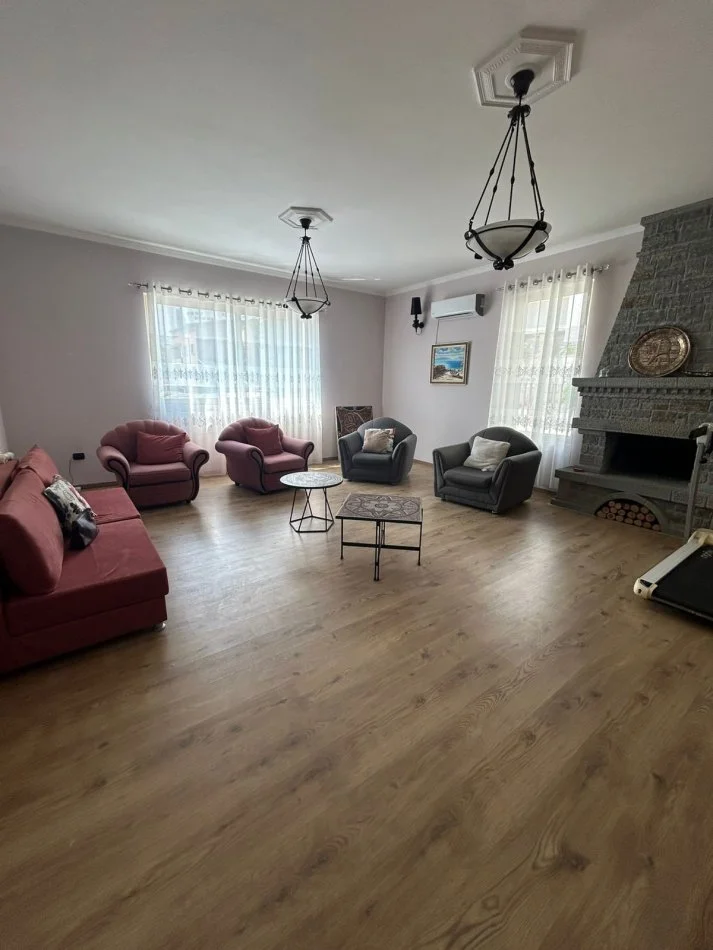 Tirane, jepet me qera Vile 2 Katshe Kati 2, 1.200 € 