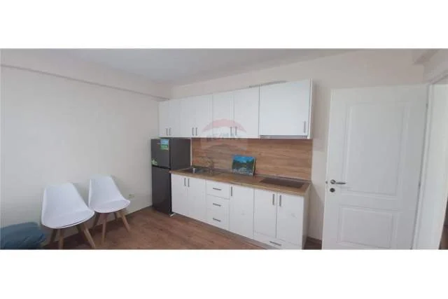 Tirane, jepet me qera apartament duplex 1+1+BLK Kati 5, 75 m² 600 Euro (Bllok)