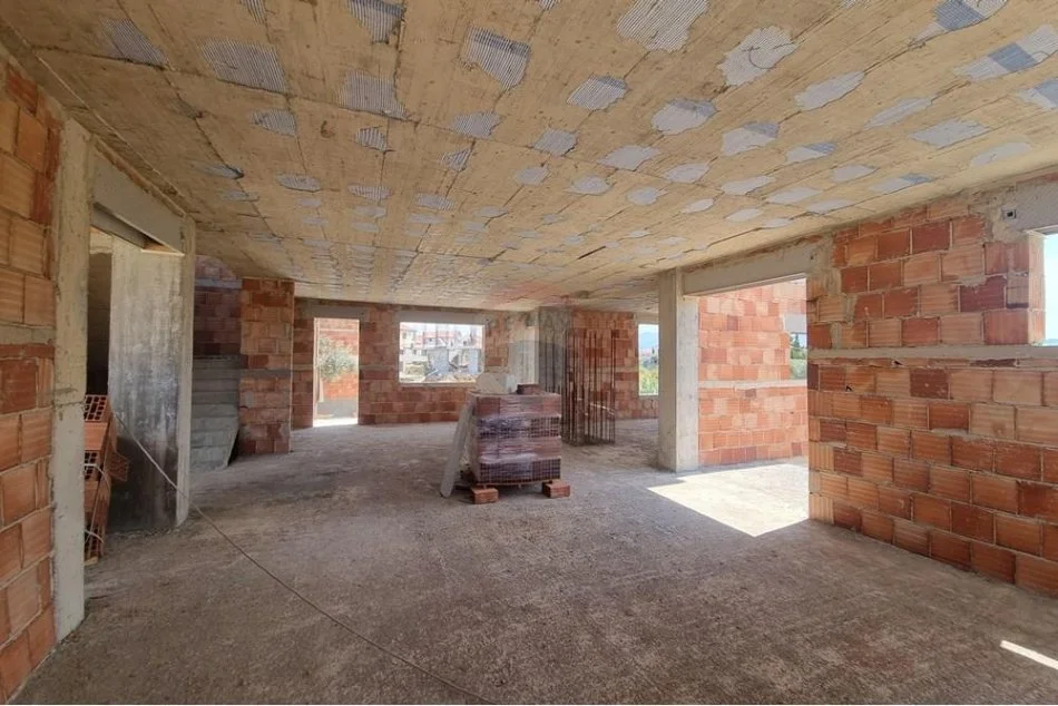 Tirane, shitet Vile , 396 m² 650.000 € (Farke)