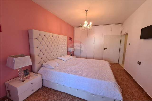 Tirane, jepet me qera apartament 2+1+BLK Kati 5, 93 m² 450 Euro (MYSLYM SHYRI)
