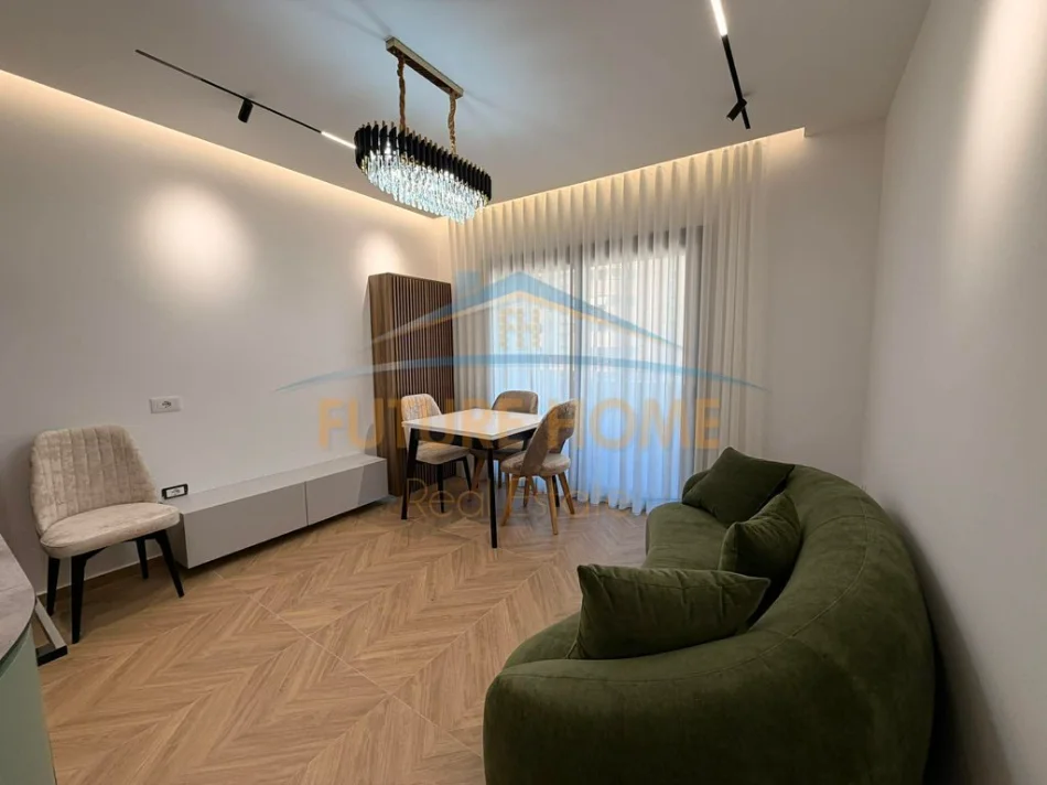 Tirane, jepet me qera apartament 1+1 Kati 1, 70 m² 650 € (UNAZA E RE , ASTIR)