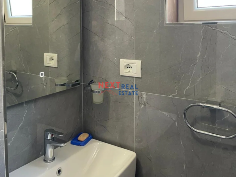 Vlore, shitet apartament 1+1+Ballkon , 60 m² 106.000 € (SARANDE)